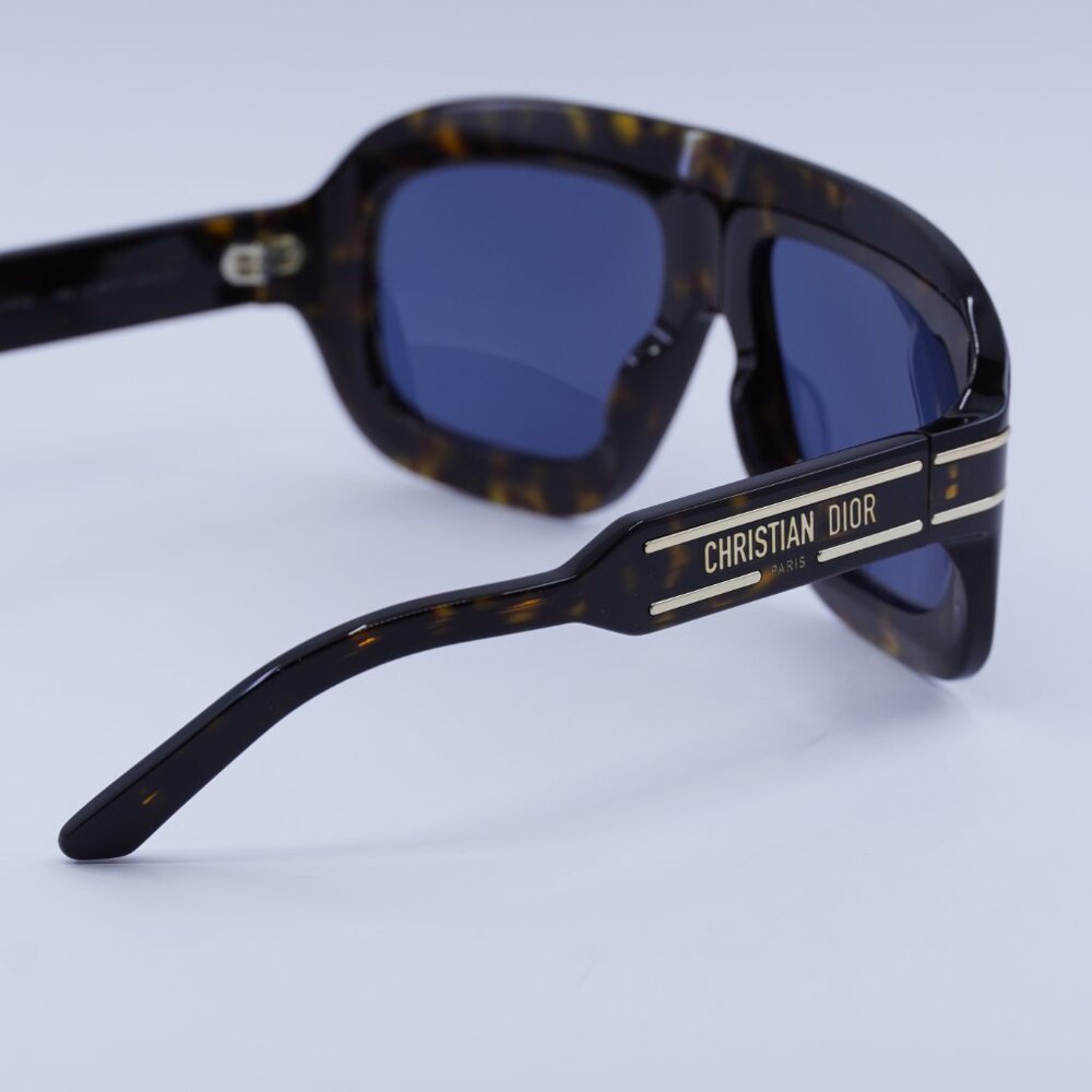 🕶️ New Dior DIORSIGNATURE M1U 20B0 Sunglasses - Shiny Dark Havana Frame - Picture 4 of 11